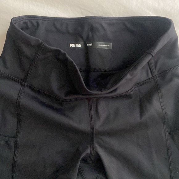 🆕 REI Active Pursuits Short with Pockets in Black - Women's Size Small - Picture 3 of 4